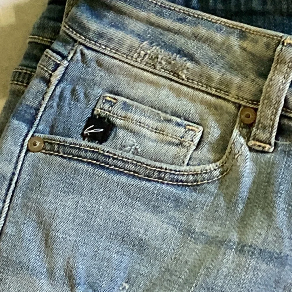NWOT Kancan Size 7 Distressed Skinny Jean - Picture 2 of 8